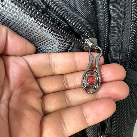 NWT SwissGear by Wenger Synergy Pro 16" ULINE Laptop Backpack - Picture 7 of 16